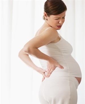 Bí quyết giúp giảm đau lưng của các bà bầu đang mang thai