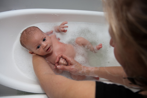 Cập nhật giá dịch vụ tắm trẻ sơ sinh tại nhà tại Khu vực Hà Đông mới nhất?