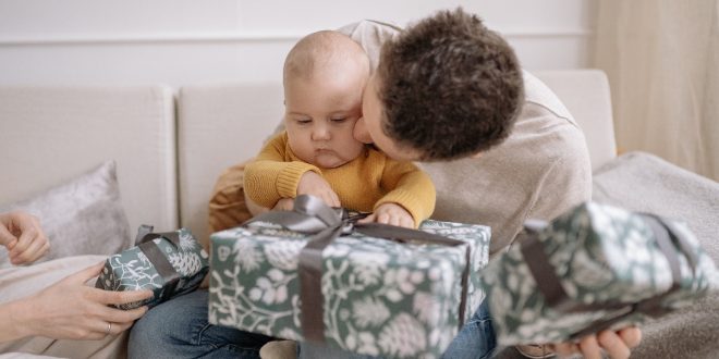 Top 7 món quà ý nghĩa dành cho mẹ bầu sau sinh