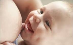 Nguyên nhân và cách chữa tụt nún vú của mẹ khi sinh con
