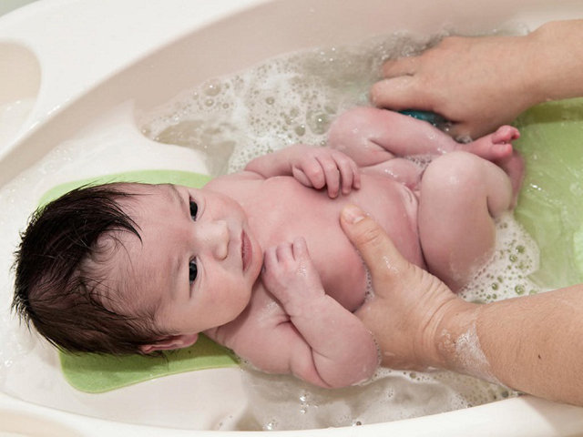 Dịch vụ tắm bé sơ sinh tại nhà tại Hà Đông tốt nhất hiện nay